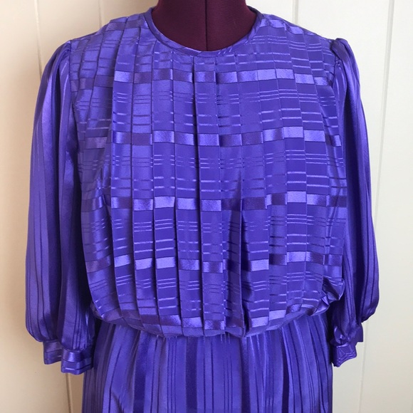 Vintage 70s/80s Purple “Secretary” Dress w/ Pleats - Picture 4 of 8